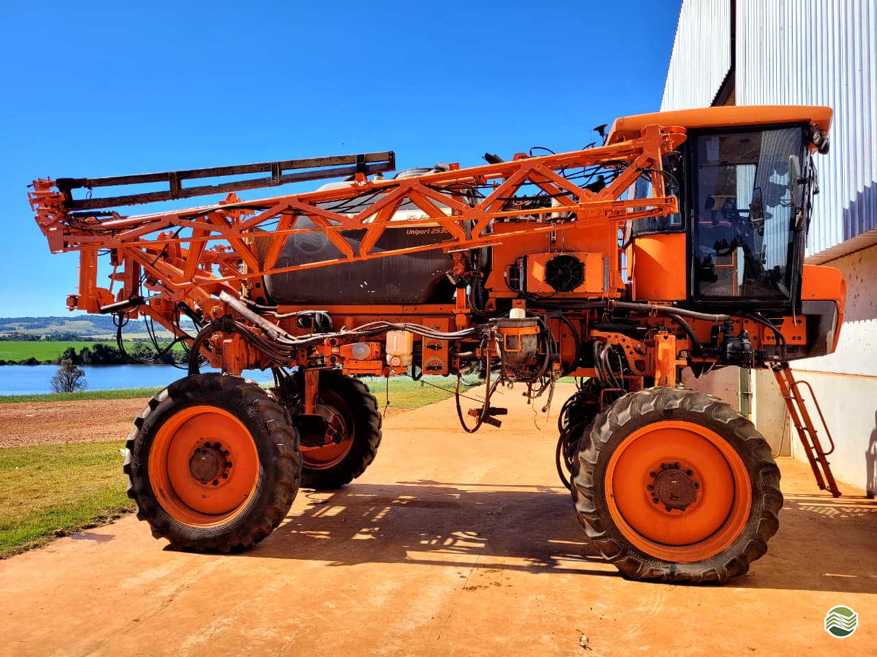 UNIPORT 2530 de Machine Tratores